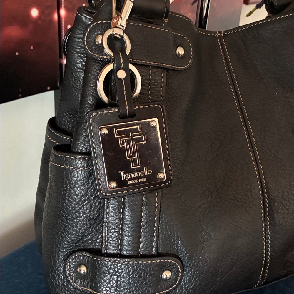 Tignanello Black Leather Shoulder Bag - Picture 3 of 11